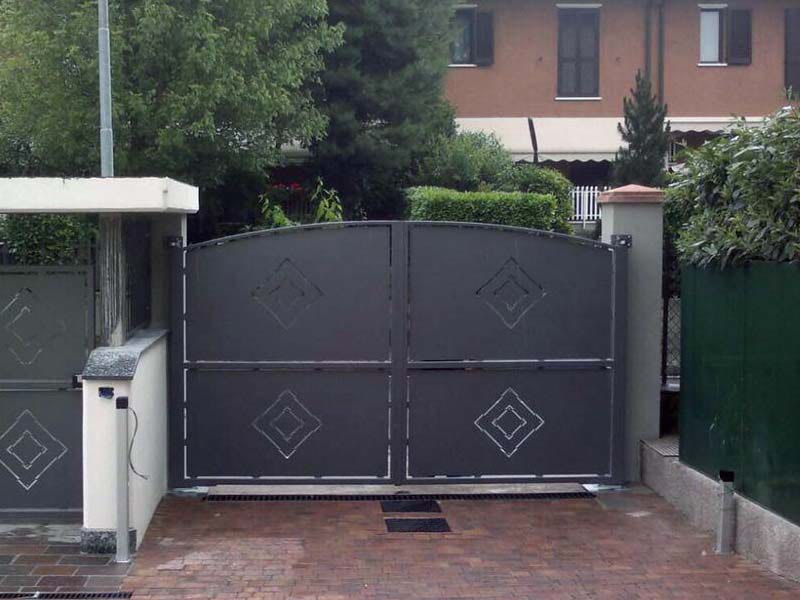 esempio cancello villa esterno in ferro